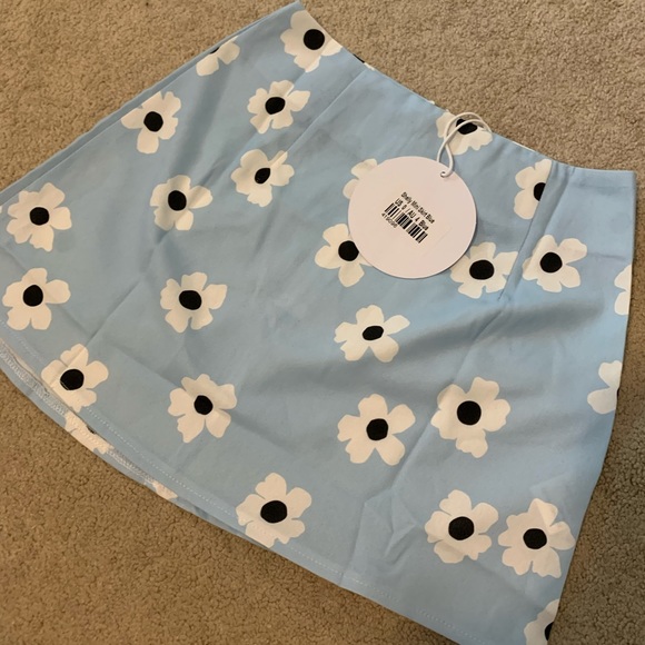 Princess Polly Dresses & Skirts - Princess Polly blue flower mini skirt